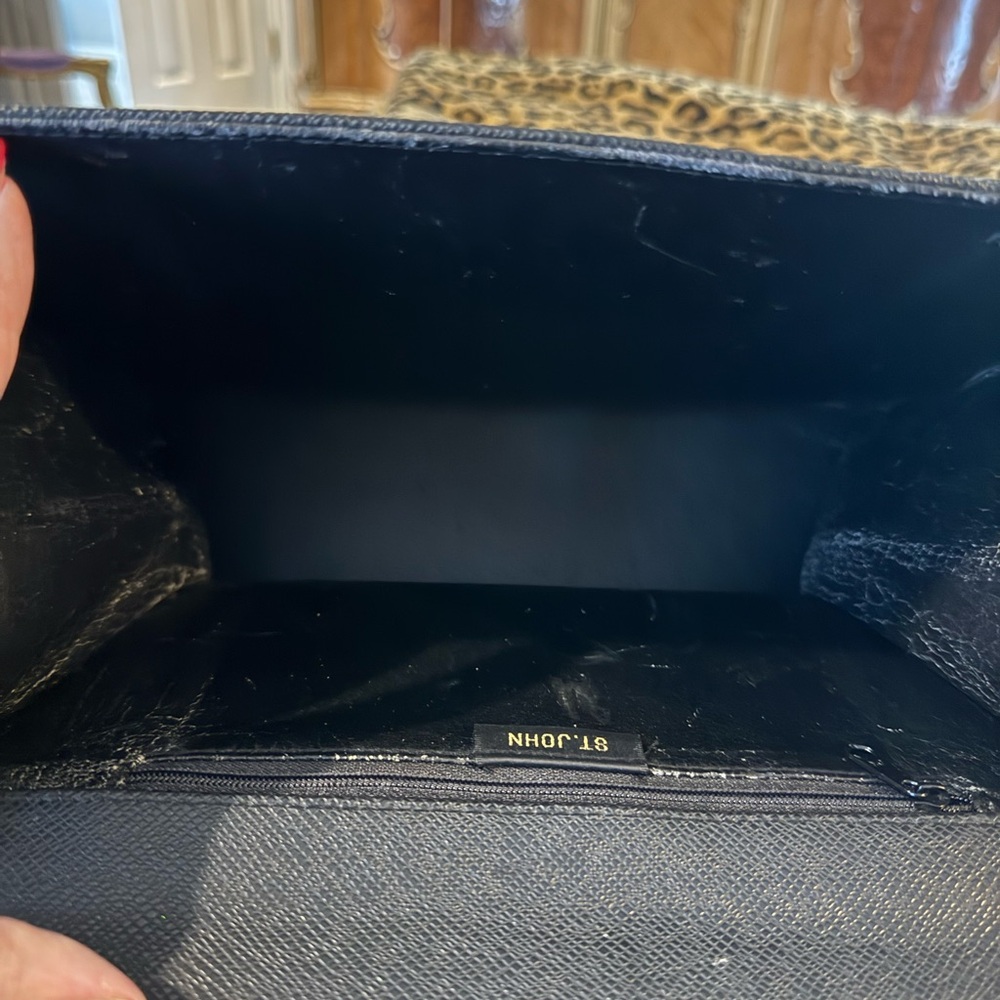 🎉🎉🎉HOST PICK🎉🎉🎉🎉  St. John Black Leather Bag w/ Gold Hardware - Picture 9 of 10